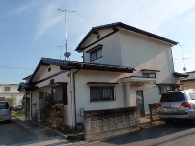外壁塗装（クリーム色） 施工前